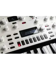 Korg KingKORG NEO - Sintetizator